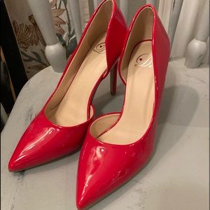 RED HEELS (NEW WITHOUT THE BOX, NEVER WORN)